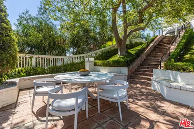 1600 Summitridge Dr, Beverly Hills, CA 90210 - Photo 1