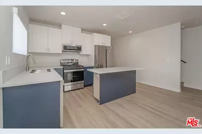 204 E 29th St, Los Angeles, CA 90011 - Photo 1
