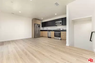 2103 S Burnside Ave, Los Angeles, CA 90016 - Photo 1