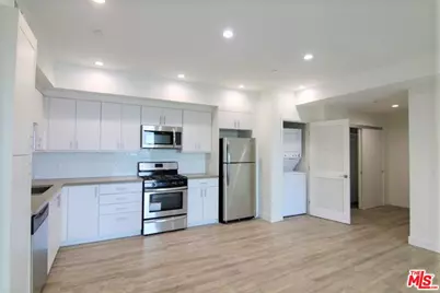 744 Hartford Ave #301, Los Angeles, CA 90017 - Photo 1