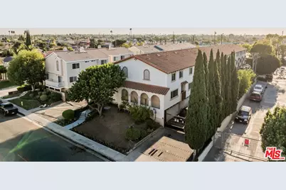21925 Belshire Ave #7, Hawaiian Gardens, CA 90716 - Photo 1