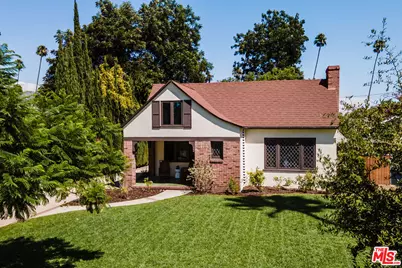 126 S San Marino Ave, Pasadena, CA 91107 - Photo 1