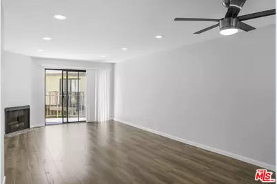 620 W Hyde Park Blvd #209, Inglewood, CA 90302 - Photo 1