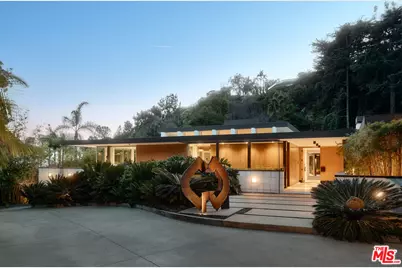 1061 Loma Vista Dr, Beverly Hills, CA 90210 - Photo 1
