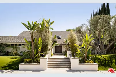 19714 Komar Dr, Tarzana, CA 91356 - Photo 1