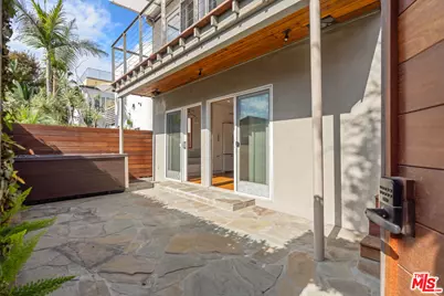 27 18th Ave, Venice, CA 90291 - Photo 1