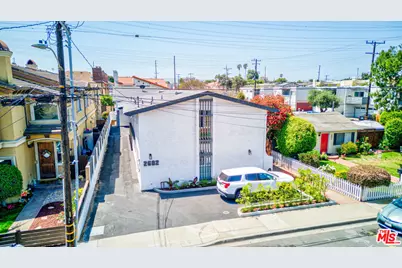 2602 Carnegie Ln #3, Redondo Beach, CA 90278 - Photo 1