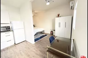 225 S Clark Dr, Beverly Hills, CA 90211 - Photo 1