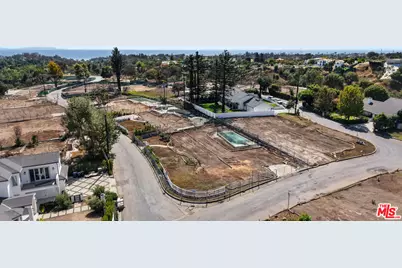 1085 Villa Grove Dr, Pacific Palisades, CA 90272 - Photo 1