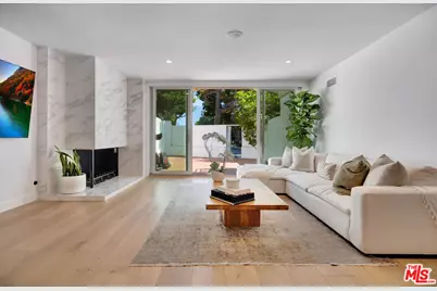 255 S Barrington Ave #D6, Los Angeles, CA 90049 - Photo 1