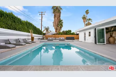657 S Highland Dr, Palm Springs, CA 92264 - Photo 1