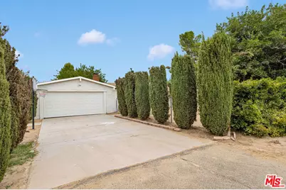 12625 Tamiani Rd, Apple Valley, CA 92308 - Photo 1