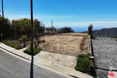 1636 Chastain Pkwy, Pacific Palisades, CA 90272 - Photo 1