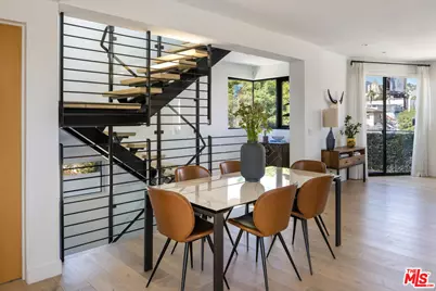 6687 W Daychar Dr, Los Angeles, CA 90028 - Photo 1