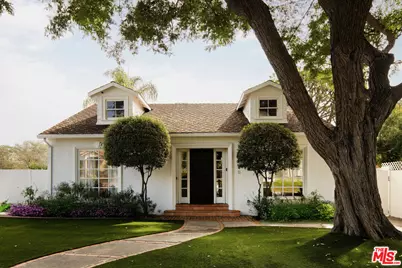 340 N Beachwood Dr, Los Angeles, CA 90004 - Photo 1