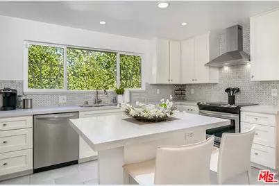 13843 Milbank St, Sherman Oaks, CA 91423 - Photo 1