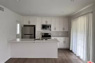 1104 S Hudson Ave, Los Angeles, CA 90019 - Photo 1