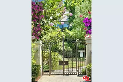 950 N Kings Rd #205, West Hollywood, CA 90069 - Photo 1