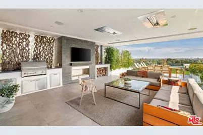 2120 Marine St, Santa Monica, CA 90405 - Photo 1