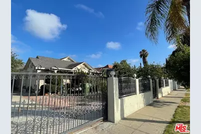 1043 3rd Ave, Los Angeles, CA 90019 - Photo 1