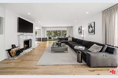 440 N Oakhurst Dr #101, Beverly Hills, CA 90210 - Photo 1