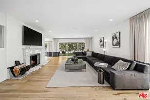 440 N Oakhurst Dr, Beverly Hills, CA 90210 - Photo 1