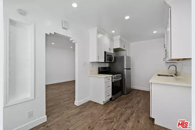1805 7th St #2, Santa Monica, CA 90401 - Photo 1