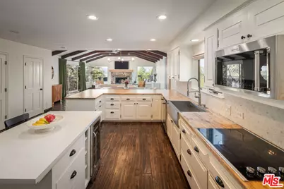 4713 N Bedel St, Woodland Hills, CA 91364 - Photo 1