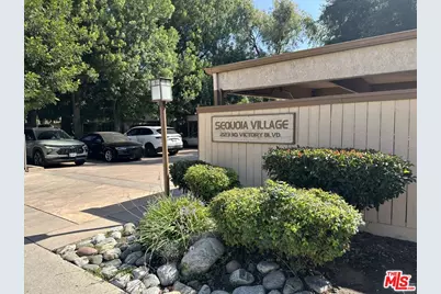 22330 Victory Blvd #203, Woodland Hills, CA 91367 - Photo 1