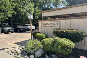 22330 Victory Blvd, Woodland Hills, CA 91367 - Photo 1