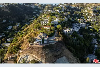 8900 Evanview Dr, Los Angeles, CA 90069 - Photo 1