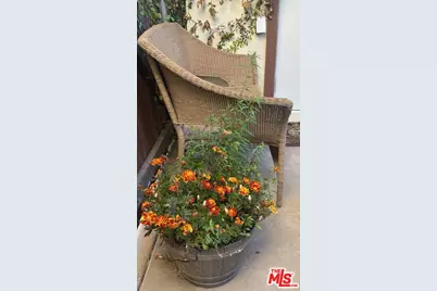 6661 Lindenhurst Ave, Los Angeles, CA 90048 - Photo 1