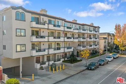11218 Camarillo St #305, West Toluca Lake, CA 91602 - Photo 1