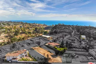 649 N Las Casas Ave, Pacific Palisades, CA 90272 - Photo 1