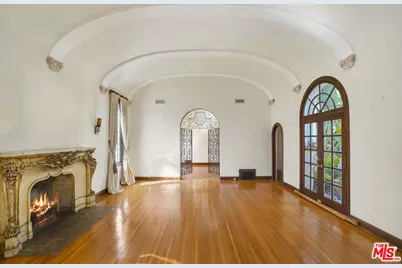 609 S Highland Ave, Los Angeles, CA 90036 - Photo 1