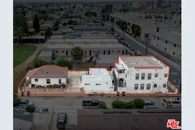 8715 Regina Ct, Los Angeles, CA 90044 - Photo 1