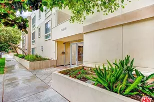 10609 Bloomfield St, Toluca Lake, CA 91602 - Photo 1