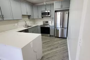 827 2nd St, Santa Monica, CA 90403 - Photo 1