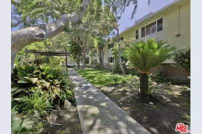 1217 N Crescent Heights Blvd #D, West Hollywood, CA 90046 - Photo 1