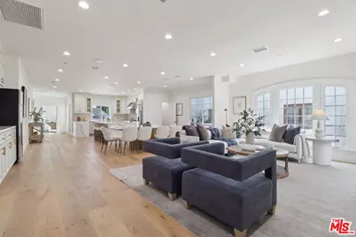 916 S Rimpau Blvd, Los Angeles, CA 90019 - Photo 1