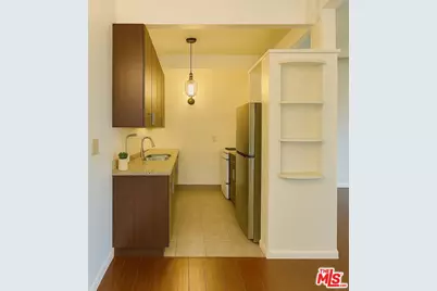 451 S Oakhurst Dr #6, Beverly Hills, CA 90212 - Photo 1