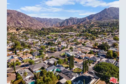 10855 Woodward Ave, Sunland, CA 91040 - Photo 1