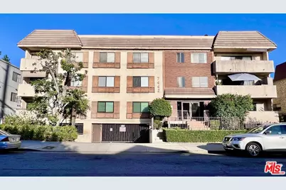 7442 Hazeltine Ave #204, Van Nuys, CA 91405 - Photo 1