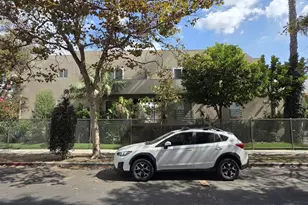 1154 N Sycamore Ave, Los Angeles, CA 90038 - Photo 1