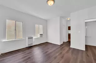 806 W 40th Pl, Los Angeles, CA 90037 - Photo 1