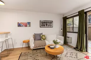 320 S Ardmore Ave, Los Angeles, CA 90020 - Photo 1