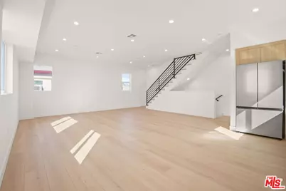 1709 S Burnside Ave, Los Angeles, CA 90019 - Photo 1