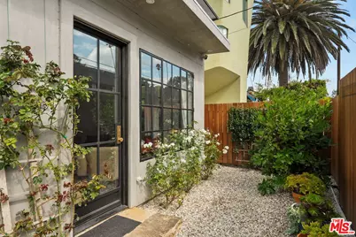 207 Entrada Dr, Santa Monica, CA 90402 - Photo 1