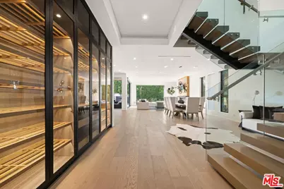 829 N Ogden Dr, Los Angeles, CA 90046 - Photo 1