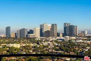 10560 Wilshire Blvd, Los Angeles, CA 90024 - Photo 1